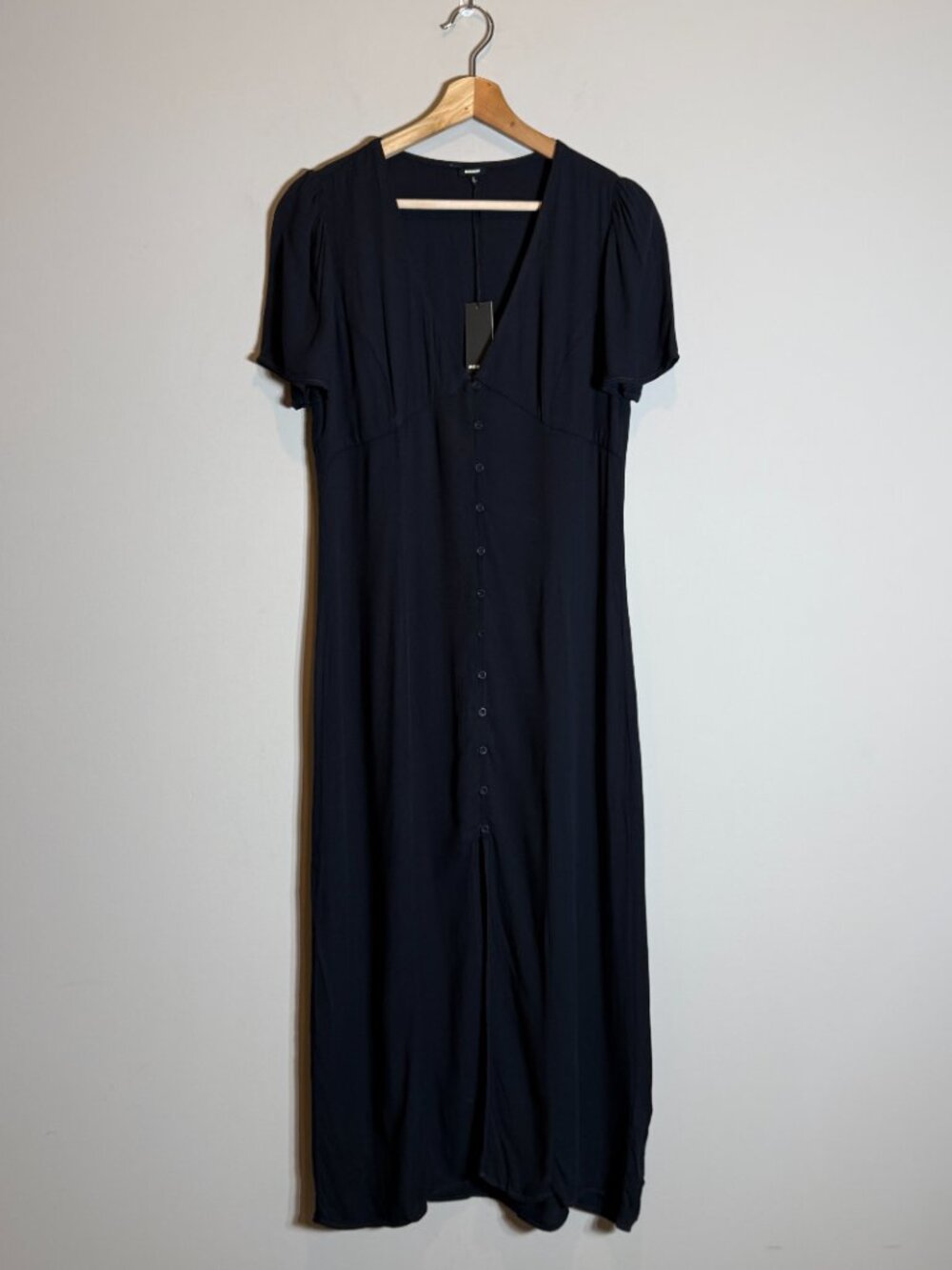 Monrow Revolve Crepe Button-Down Midi Dress Women's Small Black V-Neck Flowy NWT - Picture 4 of 13